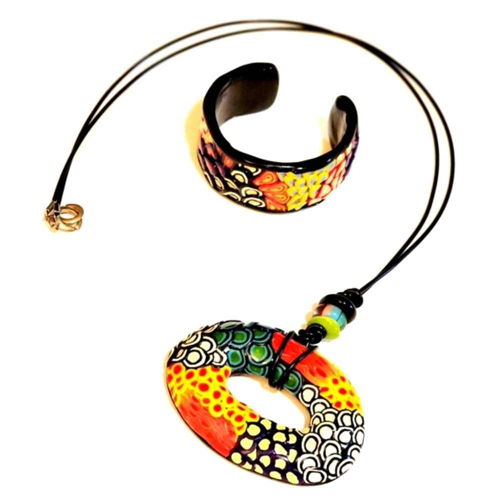 Handcrafted Polymer Resin necklace and bracelet - Picture 4 of 4